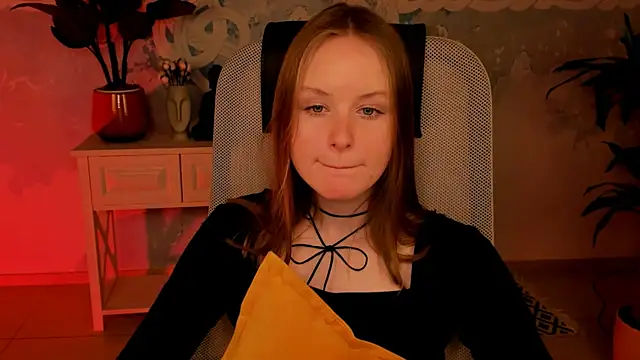 Snapshot of VivienLeeigh chatting on 12.10.24 VivienLeeigh online show from 12.10.24