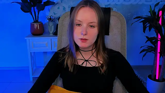 Snapshot of VivienLeeigh chatting on 12.10.24 VivienLeeigh online show from 12.10.24