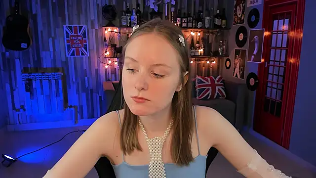 Snapshot of VivienLeeigh chatting on 12.12.24 VivienLeeigh online show from 12.12.24