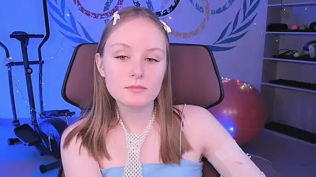 Snapshot of VivienLeeigh chatting on 12.19.24 VivienLeeigh online show from 12.19.24