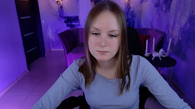 Snapshot of VivienLeeigh chatting on 12.21.24 VivienLeeigh online show from 12.21.24