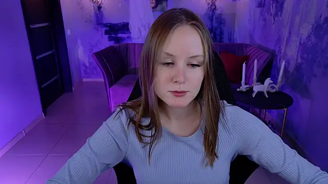 Snapshot of VivienLeeigh chatting on 12.21.24 VivienLeeigh online show from 12.21.24