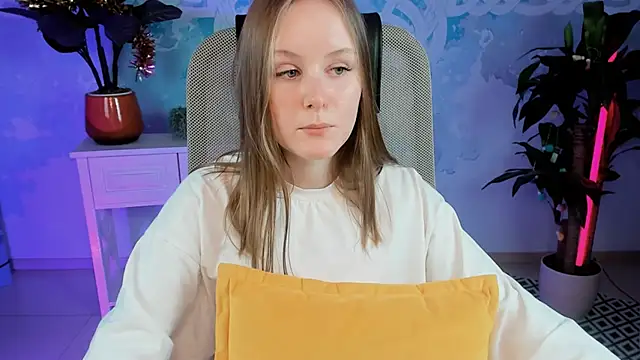 Snapshot of VivienLeeigh chatting on 01.08.25 VivienLeeigh online show from 01.08.25