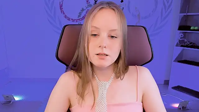 Snapshot of VivienLeeigh chatting on 01.09.25 VivienLeeigh online show from 01.09.25