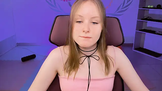 Snapshot of VivienLeeigh chatting on 01.18.25 VivienLeeigh online show from 01.18.25