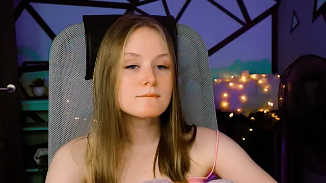 Snapshot of VivienLeeigh chatting on 01.19.25 VivienLeeigh online show from 01.19.25