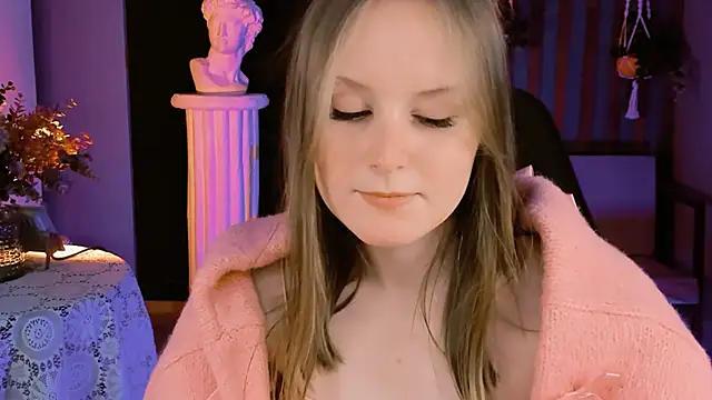 Snapshot of VivienLeeigh chatting on 01.24.25 VivienLeeigh online show from 01.24.25