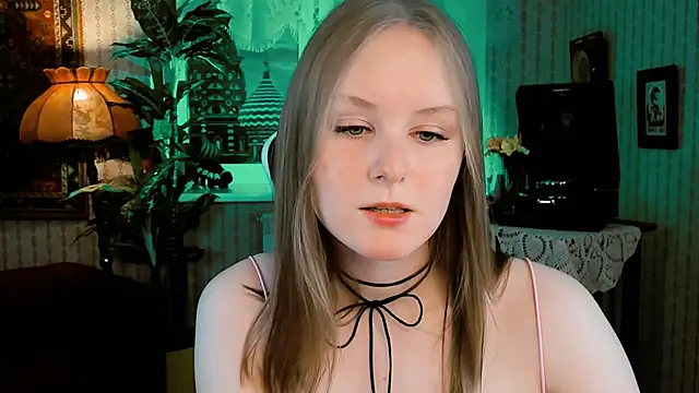 Snapshot of VivienLeeigh chatting on 01.26.25 VivienLeeigh online show from 01.26.25