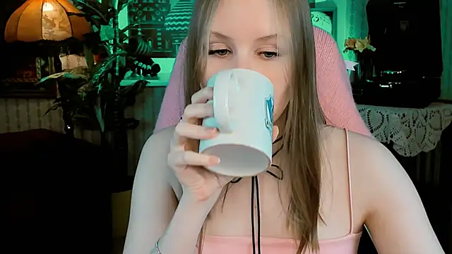 Snapshot of VivienLeeigh chatting on 01.26.25 VivienLeeigh online show from 01.26.25