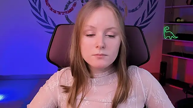 Snapshot of VivienLeeigh chatting on 02.06.25 VivienLeeigh online show from 02.06.25