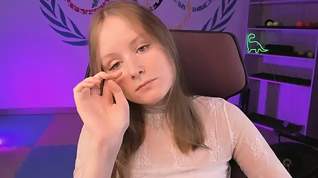 Snapshot of VivienLeeigh chatting on 02.06.25 VivienLeeigh online show from 02.06.25