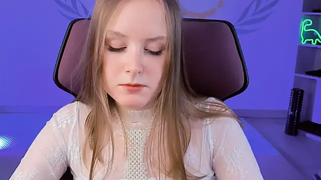 Snapshot of VivienLeeigh chatting on 02.07.25 VivienLeeigh online show from 02.07.25