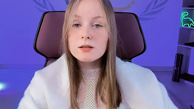 Snapshot of VivienLeeigh chatting on 02.07.25 VivienLeeigh online show from 02.07.25