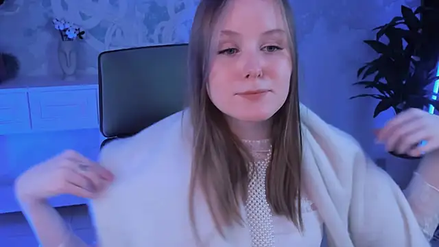 Snapshot of VivienLeeigh chatting on 02.08.25 VivienLeeigh online show from 02.08.25