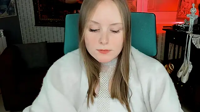 Snapshot of VivienLeeigh chatting on 02.09.25 VivienLeeigh online show from 02.09.25