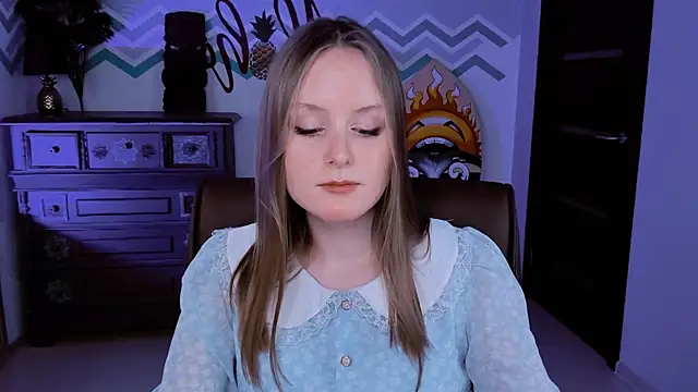 Snapshot of VivienLeeigh chatting on 03.13.25 VivienLeeigh online show from 03.13.25