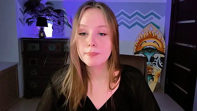 Snapshot of VivienLeeigh chatting on 03.22.25 VivienLeeigh online show from 03.22.25