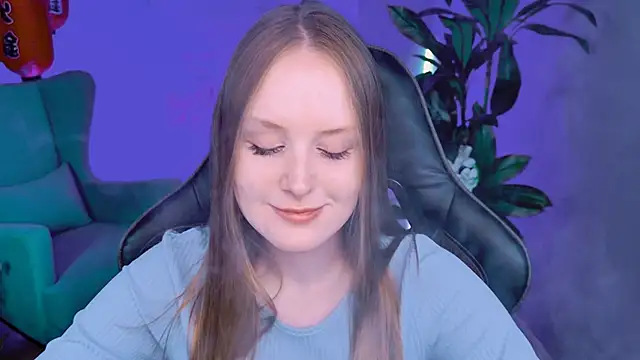 Snapshot of VivienLeeigh chatting on 09.18.25 VivienLeeigh online show from 09.18.25