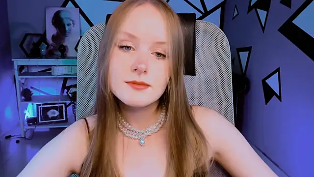 Snapshot of VivienLeeigh chatting on 10.04.25 VivienLeeigh online show from 10.04.25