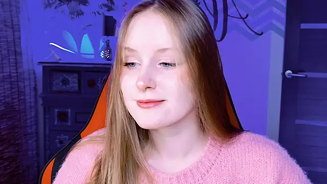 Snapshot of VivienLeeigh chatting on 10.06.25 VivienLeeigh online show from 10.06.25