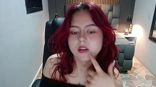 Snapshot of crimson_tati_ chatting on 12.07.24 crimson tati online show from 12.07.24