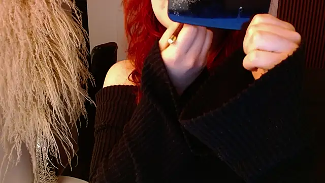 Snapshot of crimson_tati_ chatting on 12.12.24 crimson tati online show from 12.12.24