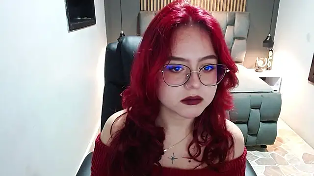 Snapshot of crimson_tati_ chatting on 12.27.24 crimson tati online show from 12.27.24