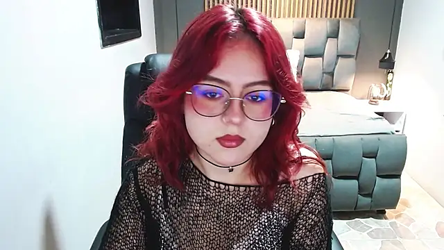 Snapshot of crimson_tati_ chatting on 01.19.25 crimson tati online show from 01.19.25