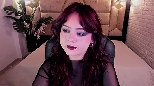 Snapshot of crimson_tati_ chatting on 05.15.26 crimson tati online show from 05.15.26