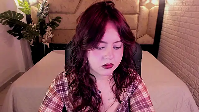 Snapshot of crimson_tati_ chatting on 05.24.26 crimson tati online show from 05.24.26