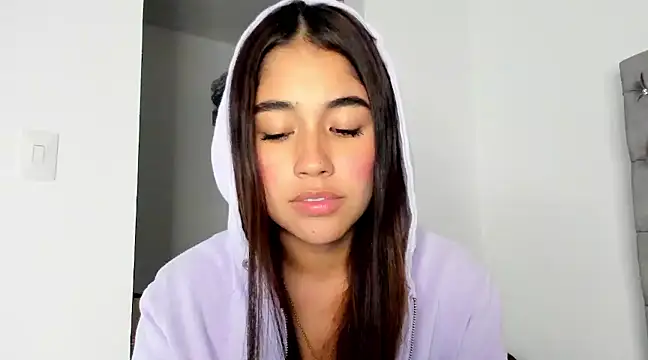 AriaMontgomery online show from 12.12.24