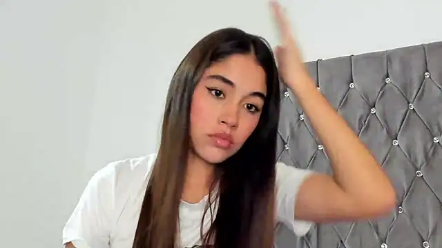 AriaMontgomery online show from 01.28.25