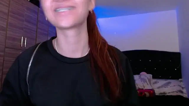holy juli online show from 06.07.26
