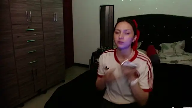 holy juli online show from 06.18.26