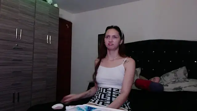 holy juli online show from 06.25.26