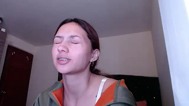 holy juli online show from 07.24.26