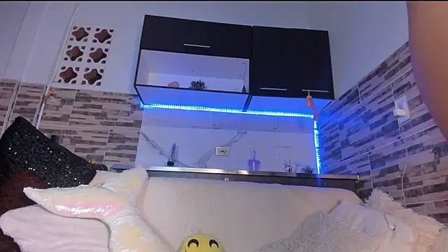 Snapshot of Anastasia2023 chatting on 01.04.25 Anastasia2023 online show from 01.04.25