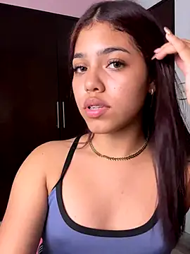 KellyOlsenbe online show from 10.30.25