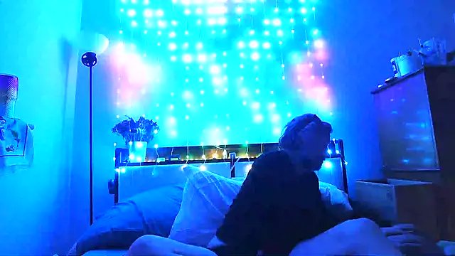 Snapshot of onlym4m chatting on 12.17.24 onlym4m online show from 12.17.24