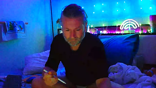 Snapshot of onlym4m chatting on 12.20.24 onlym4m online show from 12.20.24