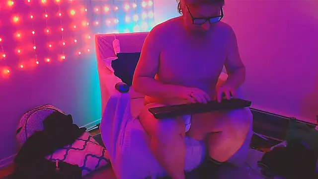 Snapshot of onlym4m chatting on 02.12.25 onlym4m online show from 02.12.25