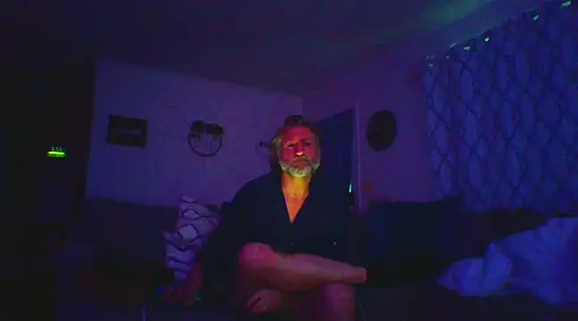 Snapshot of onlym4m chatting on 02.13.25 onlym4m online show from 02.13.25