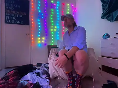 Snapshot of onlym4m chatting on 03.10.25 onlym4m online show from 03.10.25