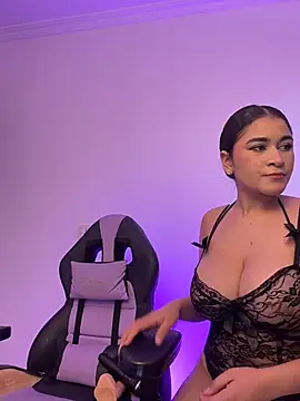 celine bell20 online show from 08.04.26