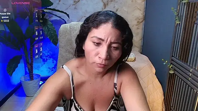 Snapshot of jennaa_milf_ chatting on 06.30.26 jennaa milf online show from 06.30.26