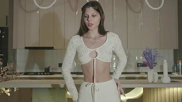 whisper of love online show from 11.18.25