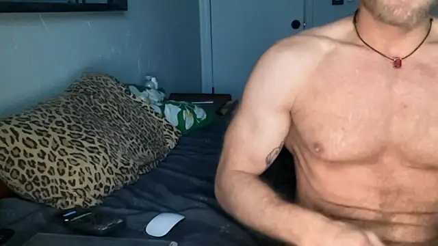 Snapshot of RawOkie chatting on 11.11.25 RawOkie online show from 11.11.25