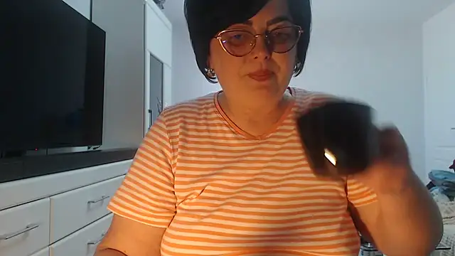 Amandamuller1982 online show from 04.25.26