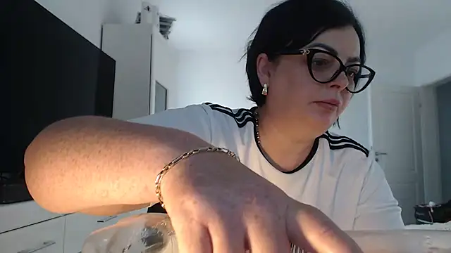 Amandamuller1982 online show from 08.04.26