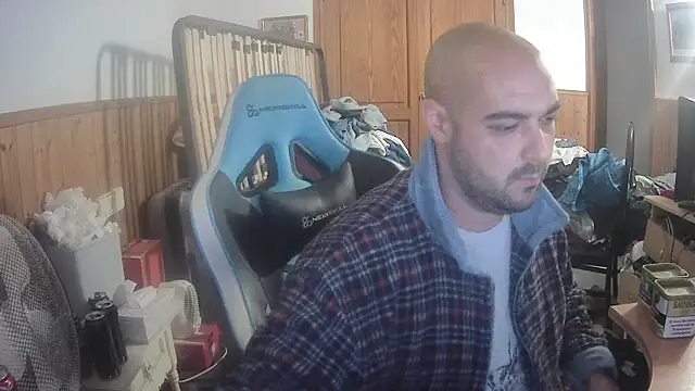 Snapshot of chicomallorca96 chatting on 11.17.25 chicomallorca96 online show from 11.17.25